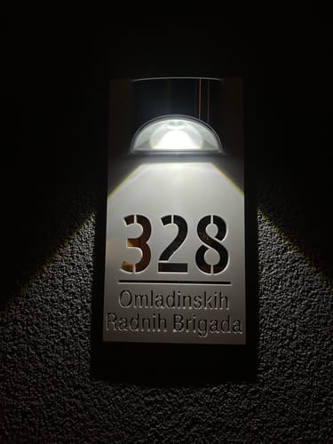 Customer photo review of NumLux™ | Ihre personalisierte Hausnummer