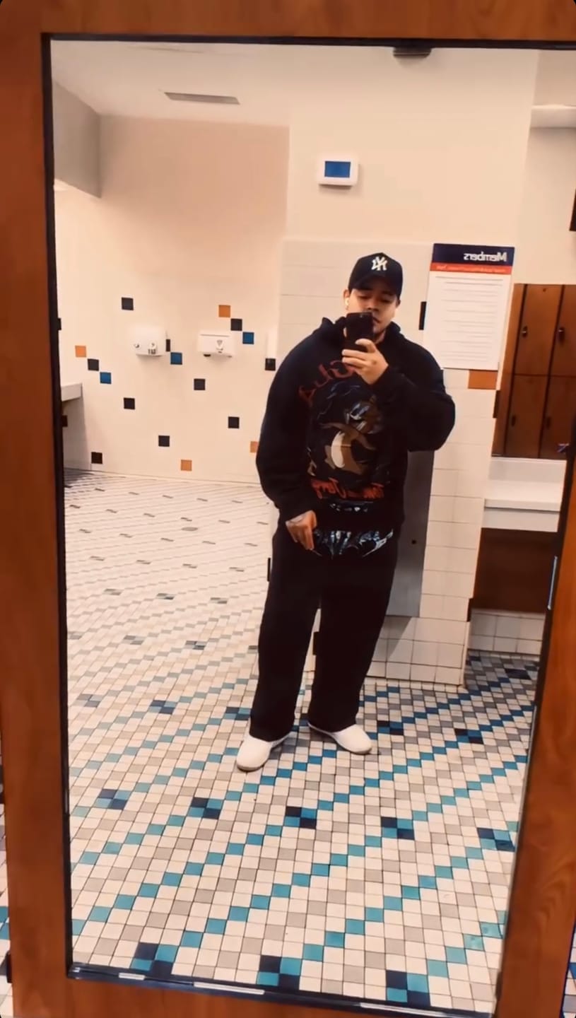 Customer photo review of 5047 - Tom & Jerry Pullover