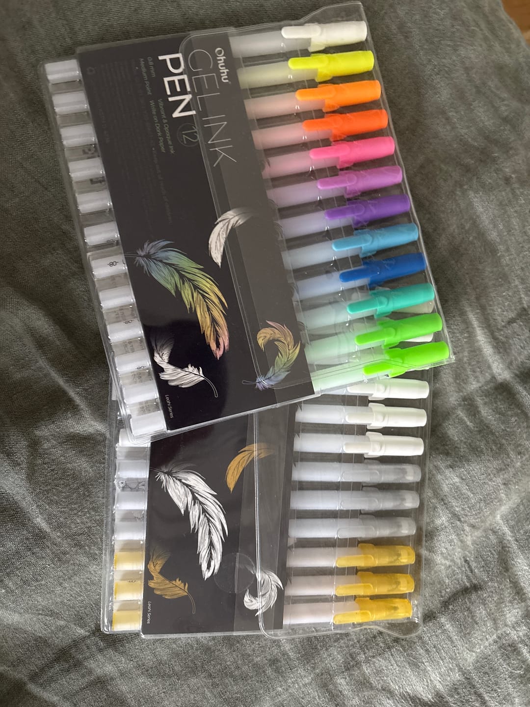 Customer photo review of Ohuhu Gel Pens - Gold, Silver, White & Colorful 12-Pack