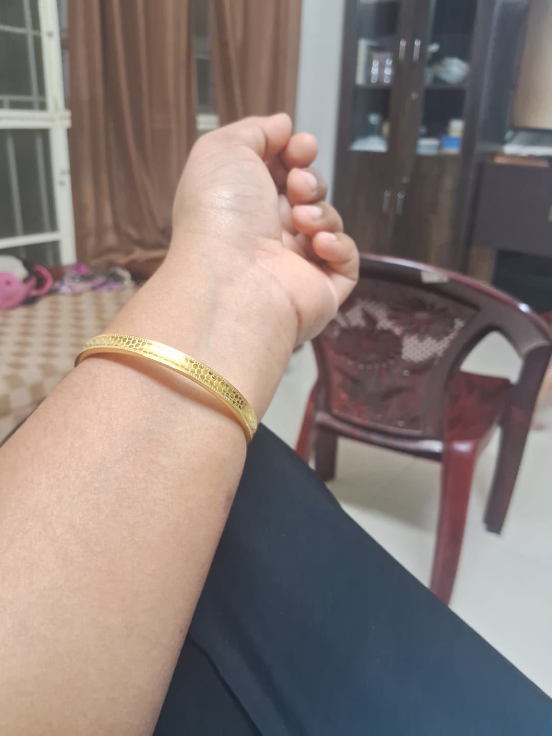 Customer photo review of Timeless Shine Textured Bangle Bracelet