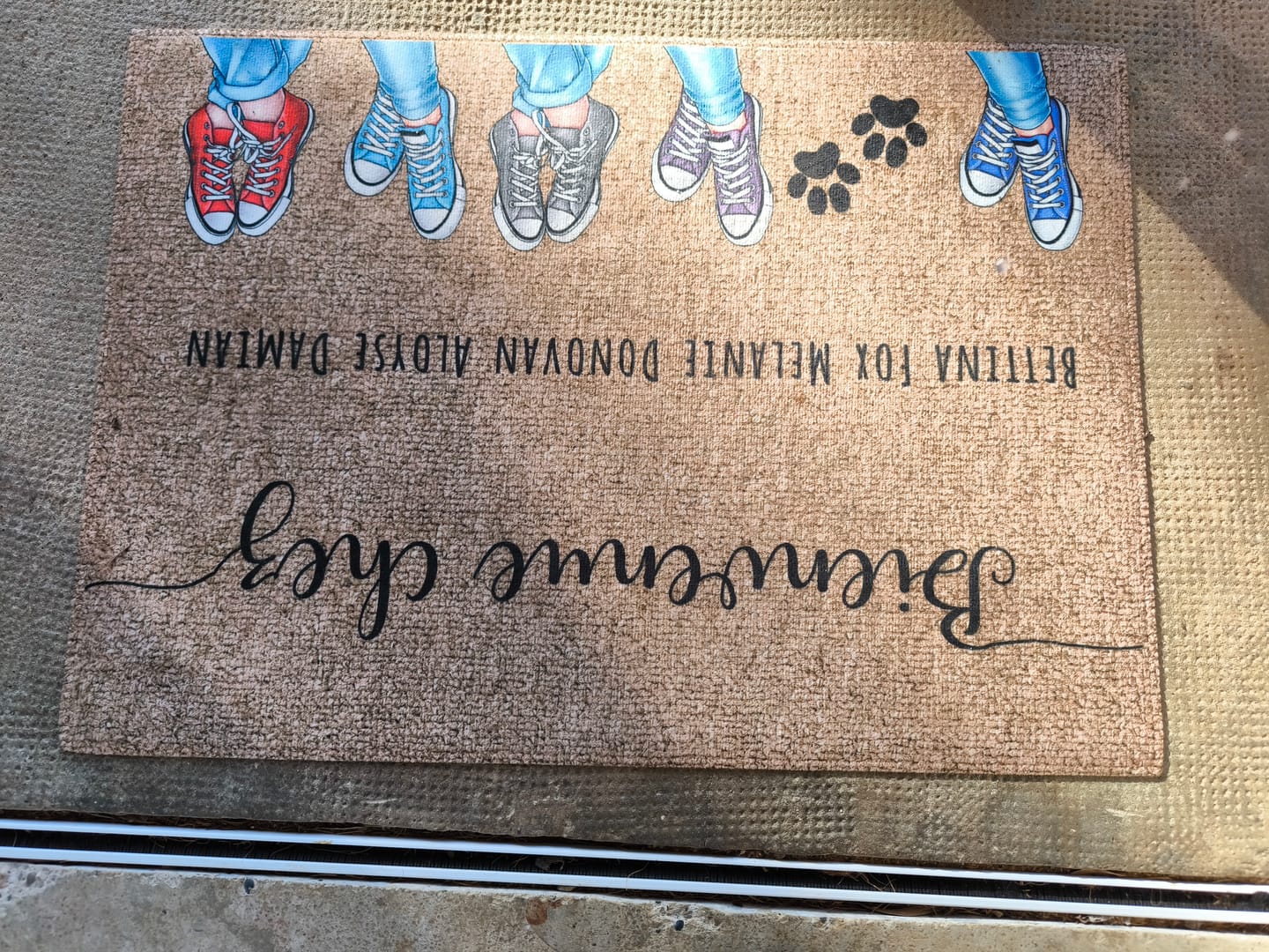 Customer photo review of Chaussures et pattes - Paillasson personnalisé