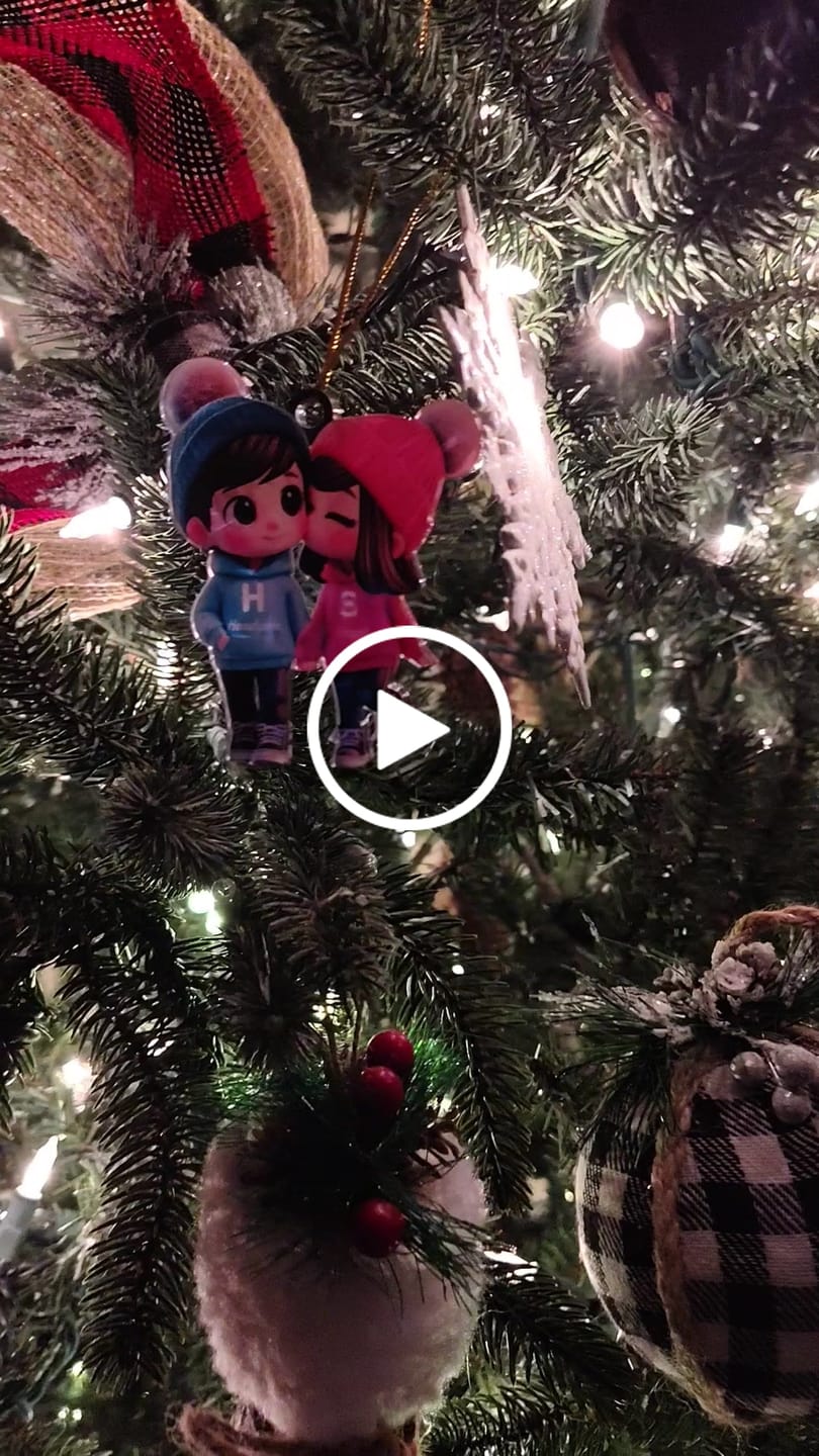 Customer video review of Cute Cartoon Couple Walking Personalized Acrylic Christmas Ornament