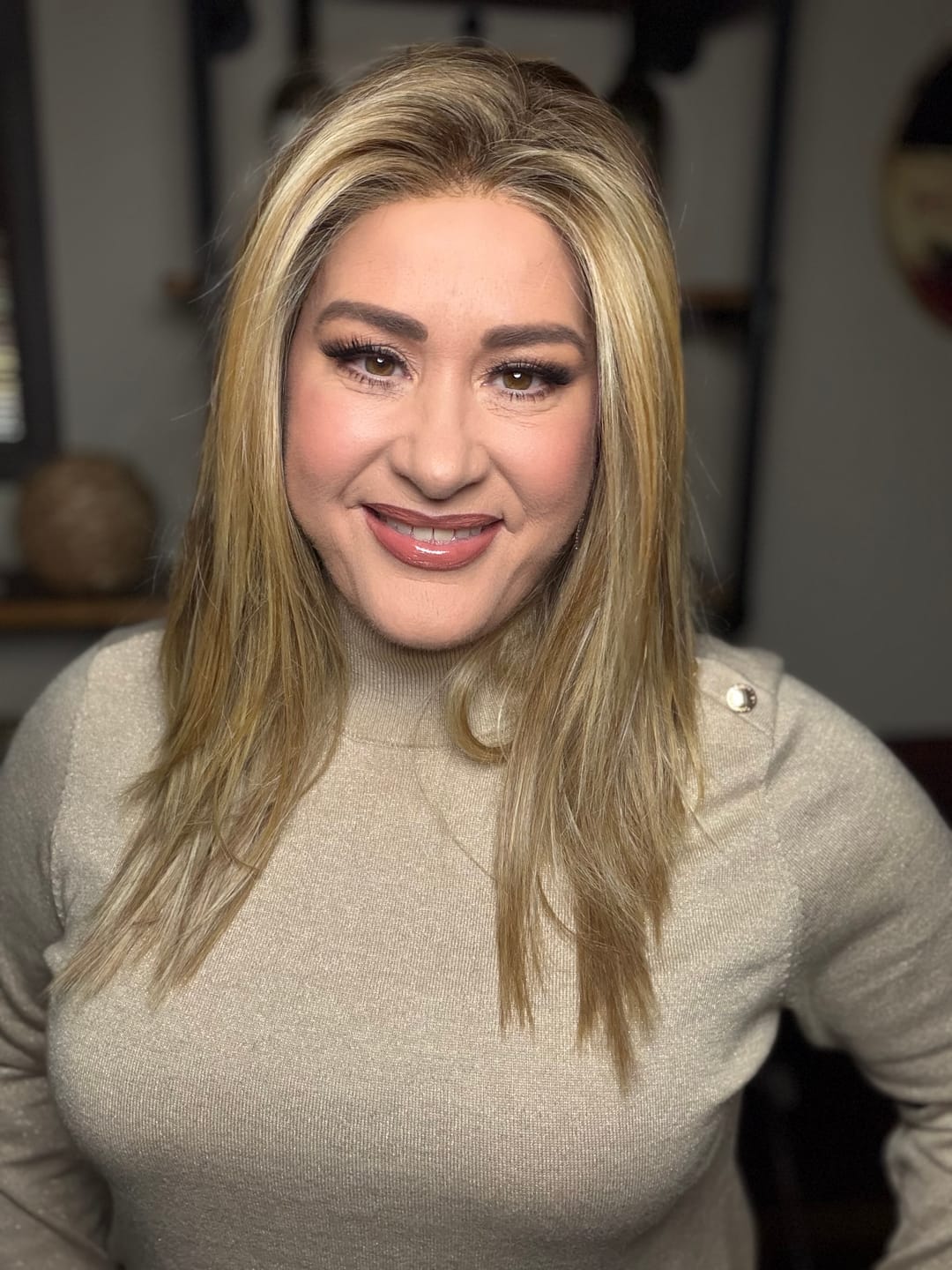 Customer photo review of RISK TAKER - Wheat Honey Blonde