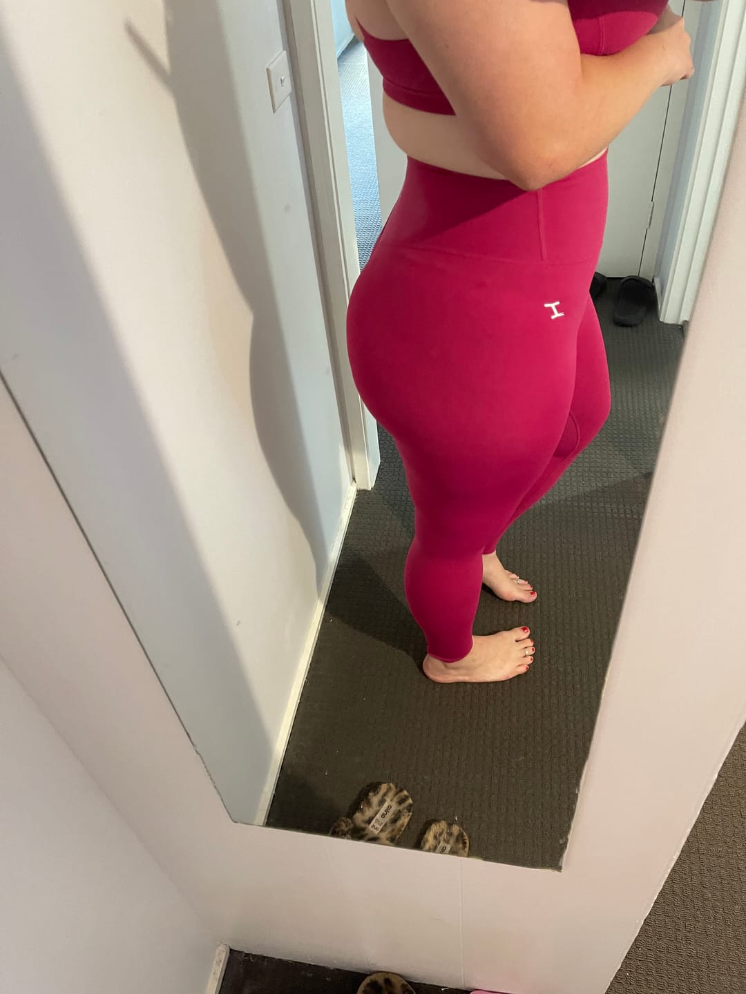 Customer photo review of ASCEND INVISIBLE SCRUNCH LEGGINGS - Ruby Pink