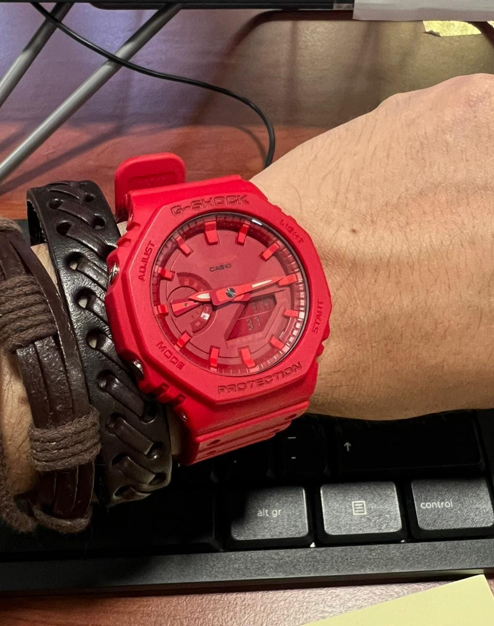 Customer photo review of Reloj Casio G-Shock Royal Oak "Casioak" GA-2100-4AJF Carbon Core Rojo JDM