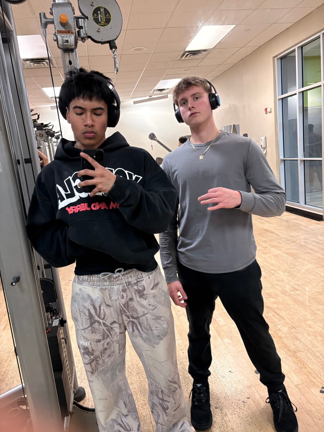 Customer photo review of 5047 - Tom & Jerry Pullover