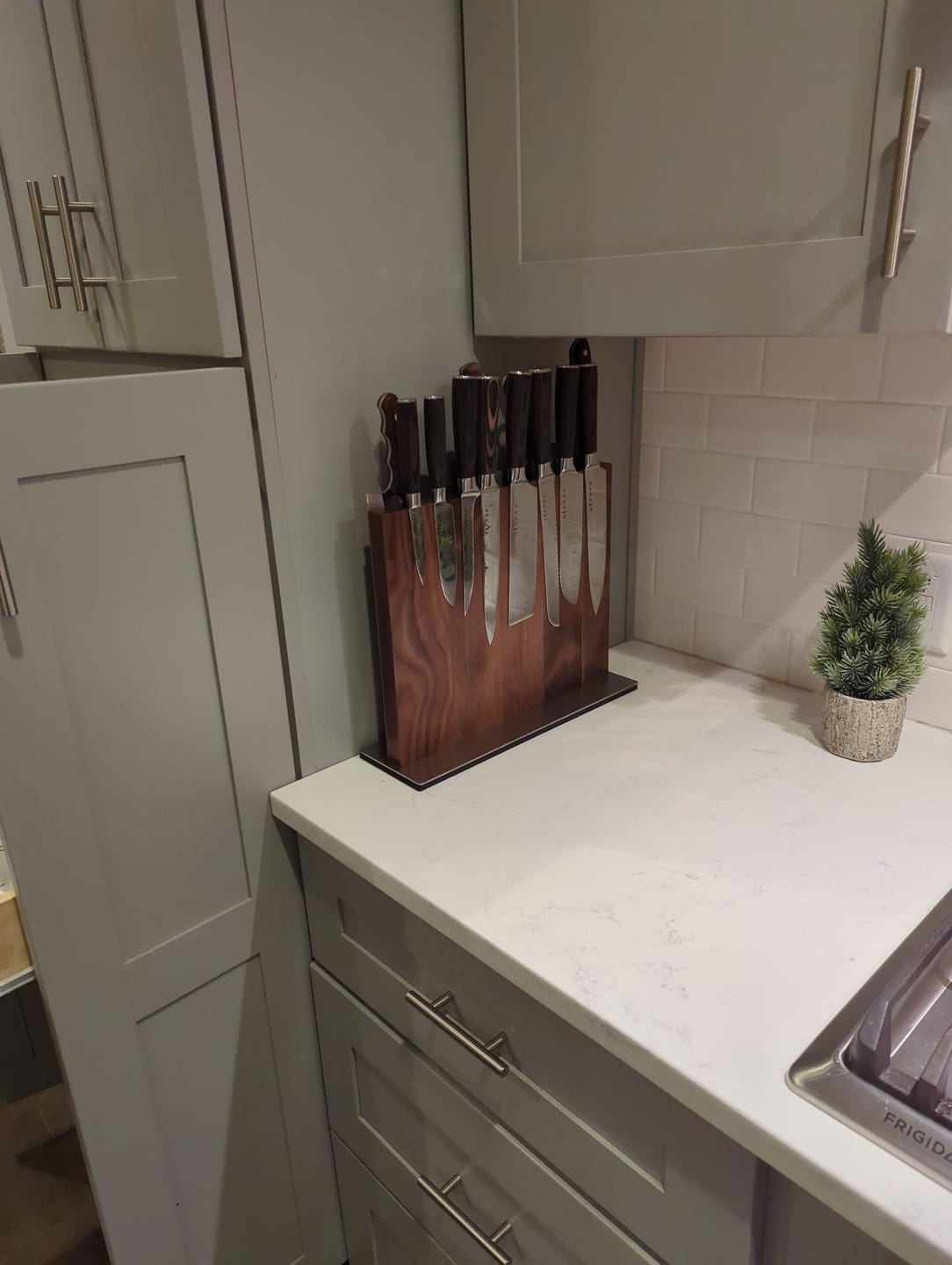 Customer photo review of Walnut Magnetic Knives Holder