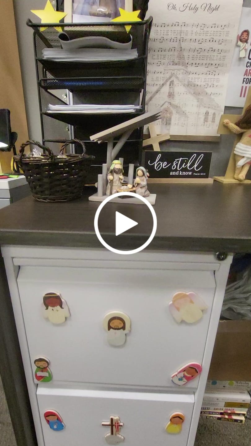 Customer video review of Jesus Christ, the Deliverer (Christmas Anticipation) Wooden Prayer Candle