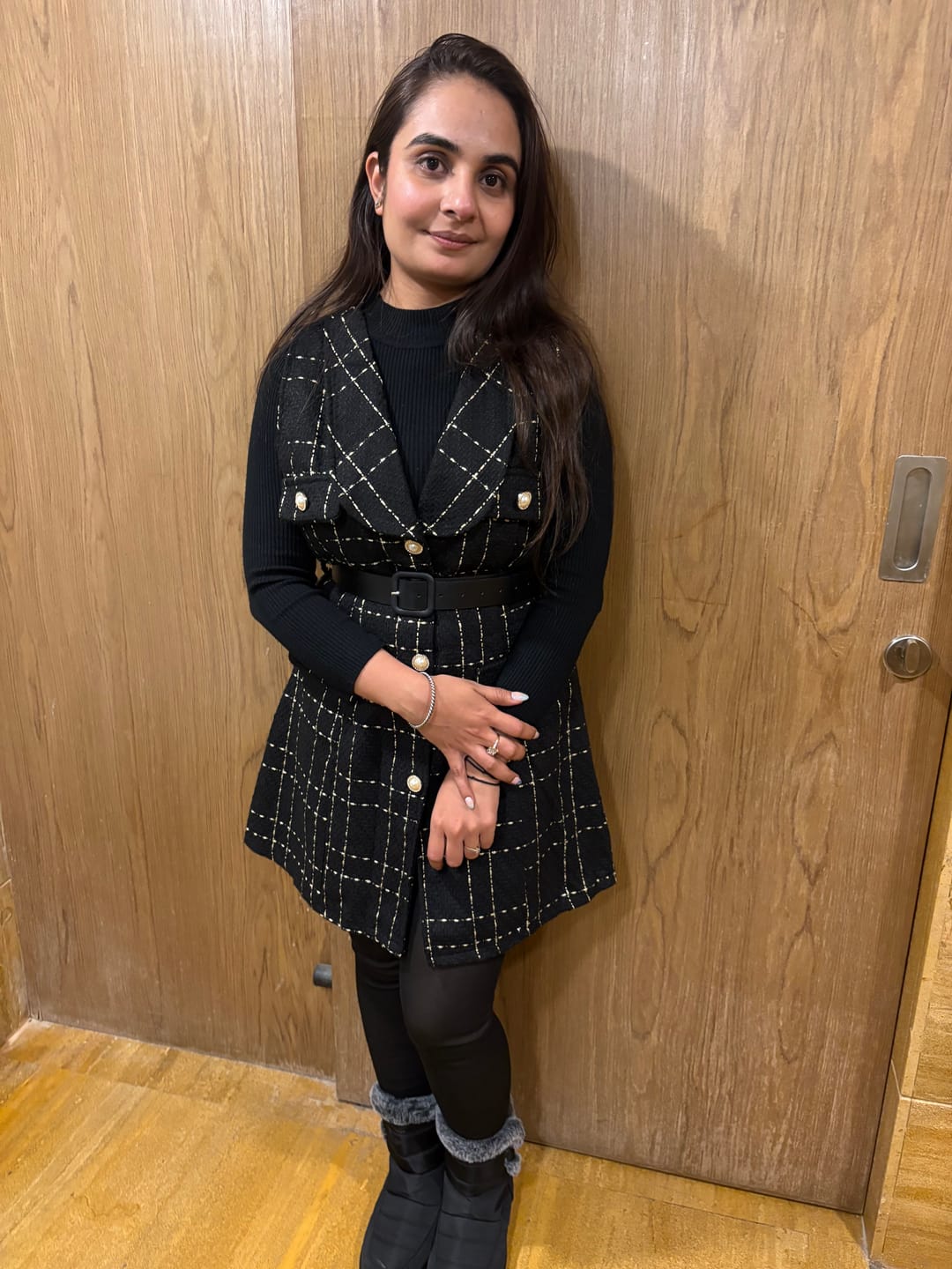 Customer photo review of Rader Set of Top and Woolen Tweed Dress in Black