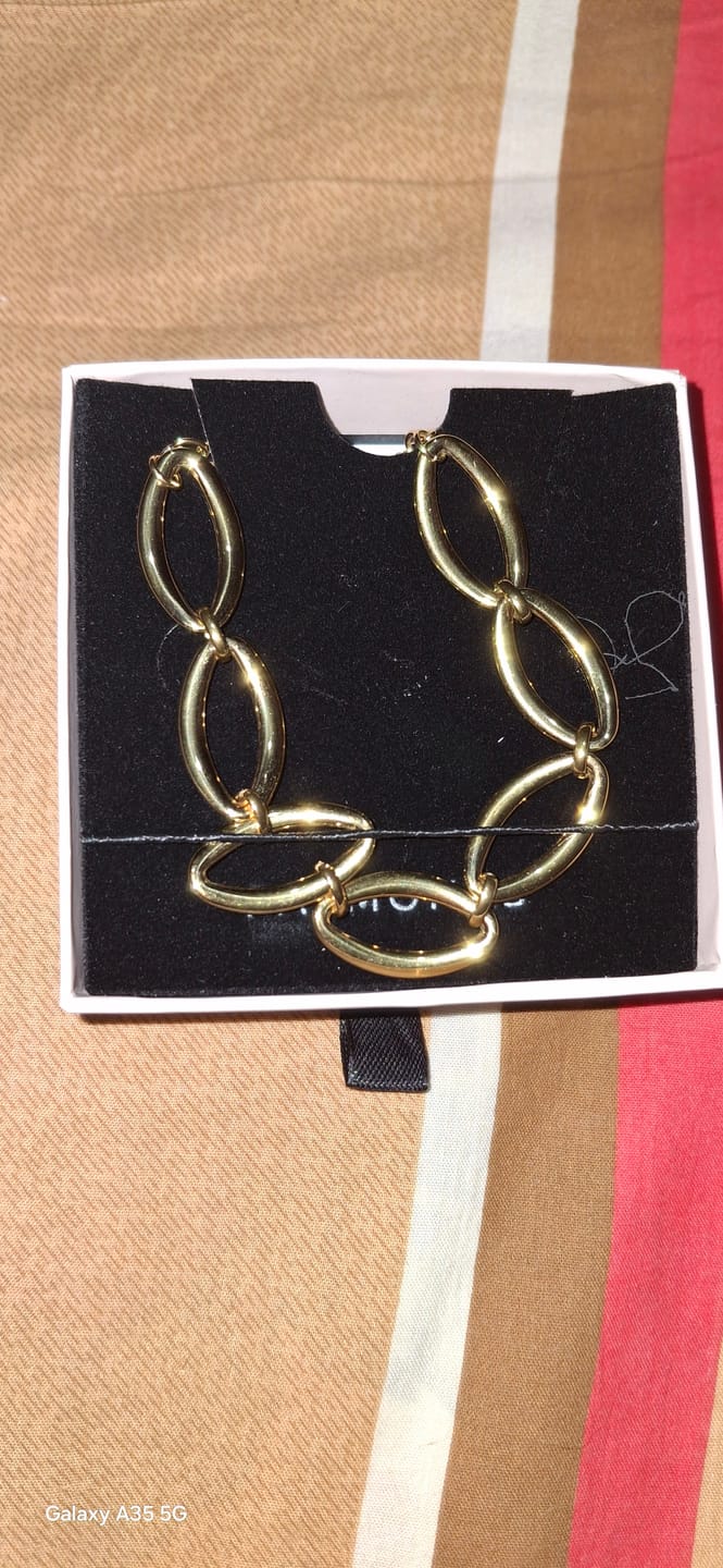 Customer photo review of Sculptural Oval Statement Necklace