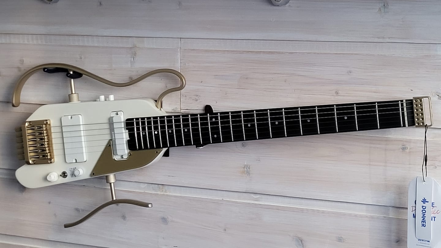 Customer photo review of Donner HUSH™ X PRO Guitare Électrique