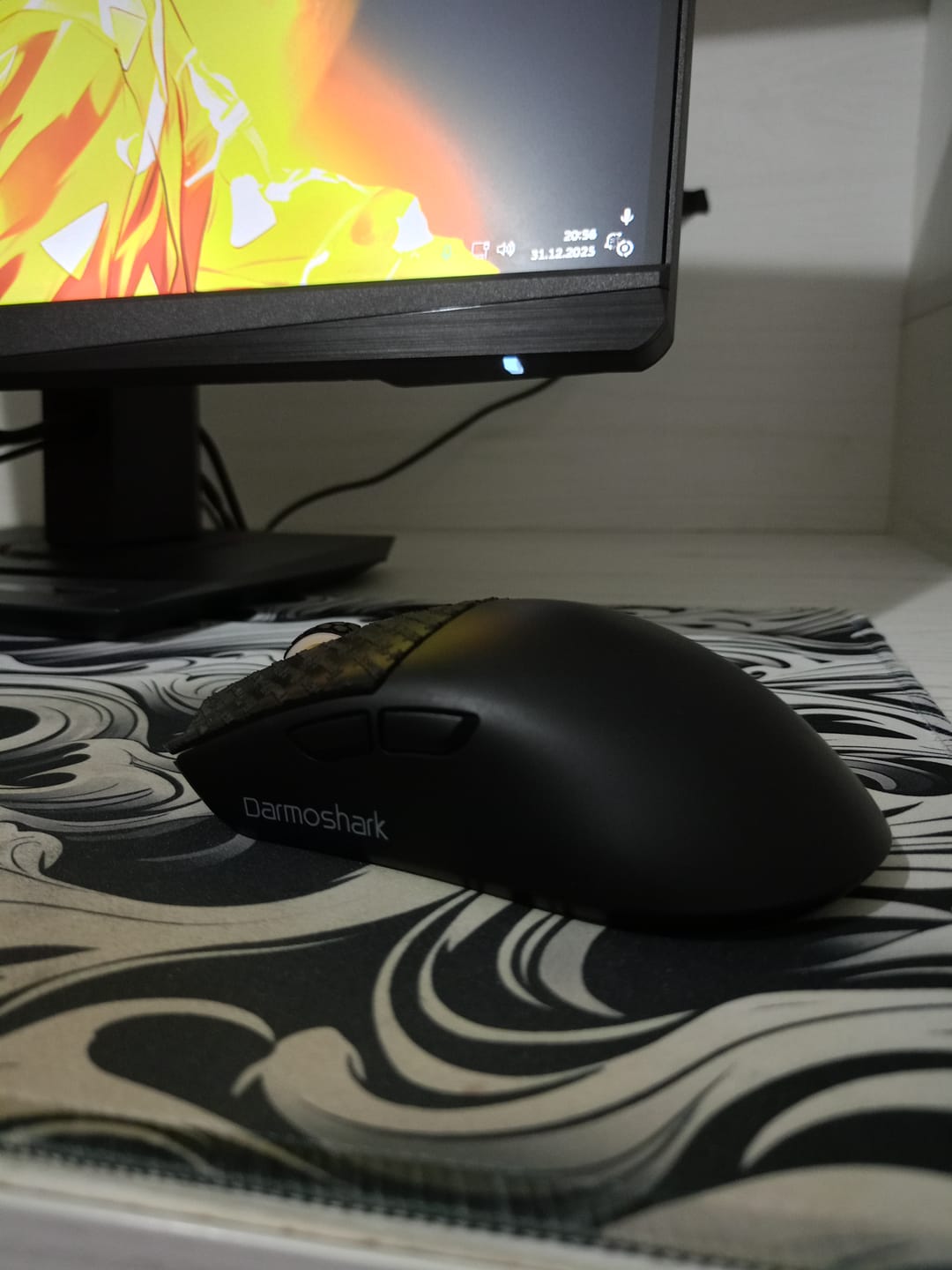 Customer photo review of Darmoshark M3 V2 Wireless Mouse