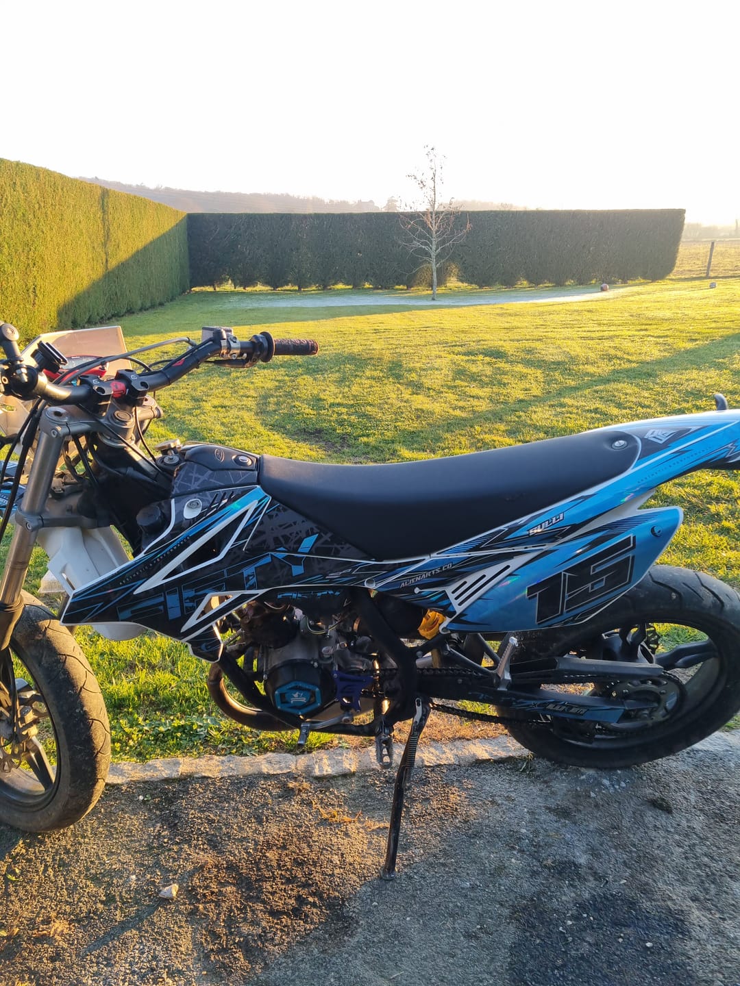 Customer photo review of KIT DECO FIFTY X ALIENARTS BLEU PERSONNALISABLE