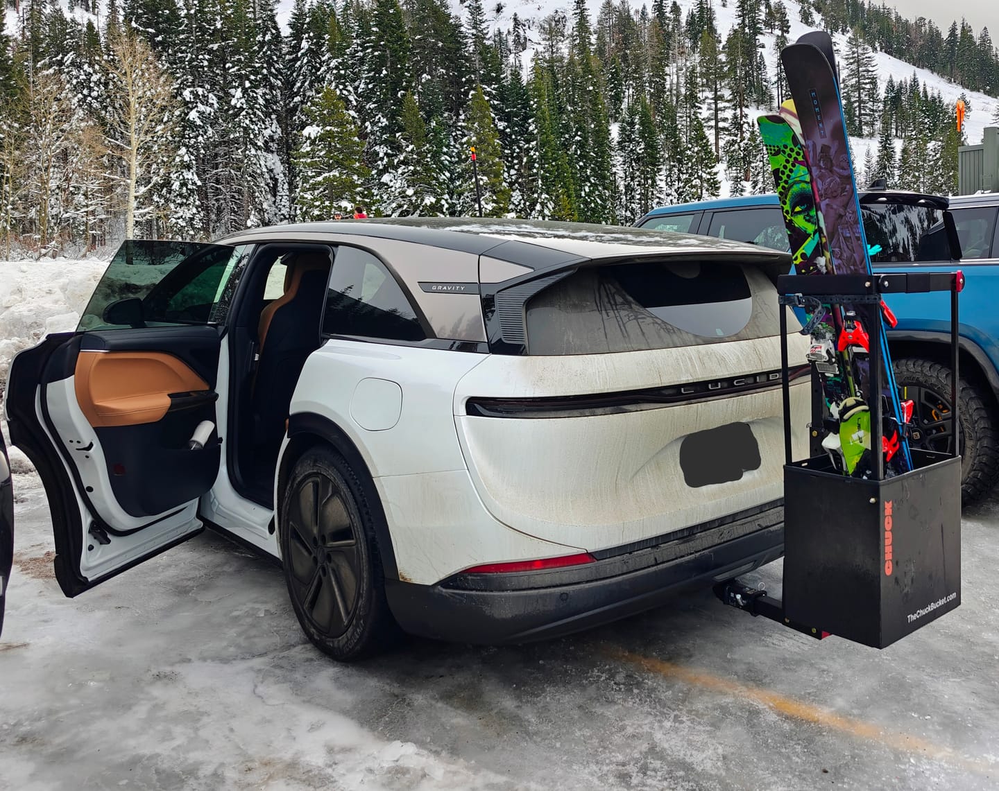 Customer photo review of Chuck Bucket Hitch-Mounted Ski & Snowboard Carrier