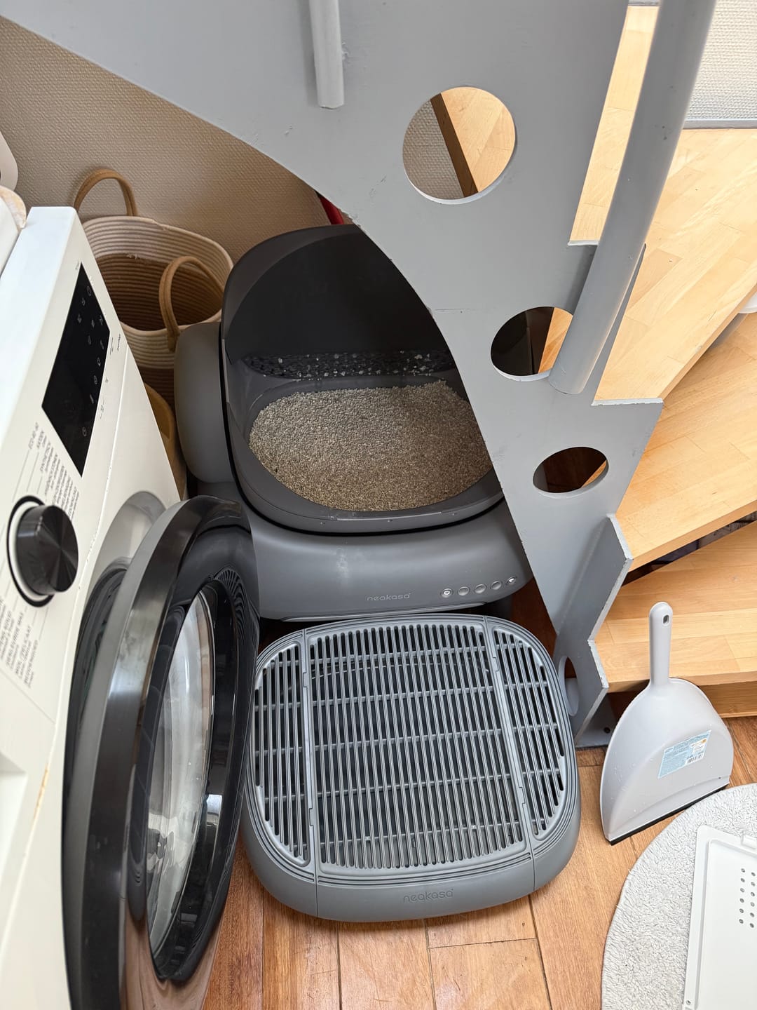 Customer photo review of Neakasa M1 Open Top Self-Cleaning Cat Litter Box