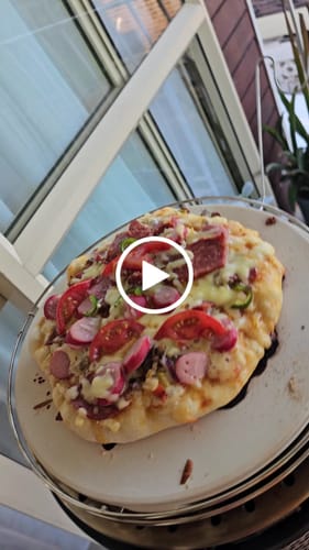 Customer video review of COBB Pizza Stone