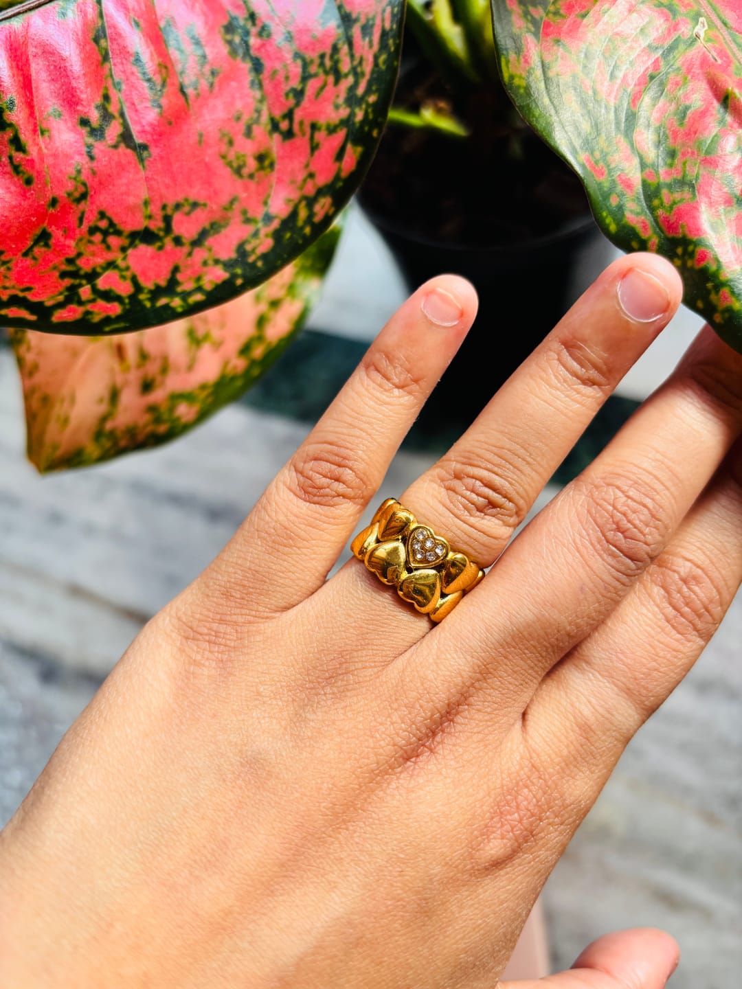 Customer photo review of Gold Hearts Band Ring
