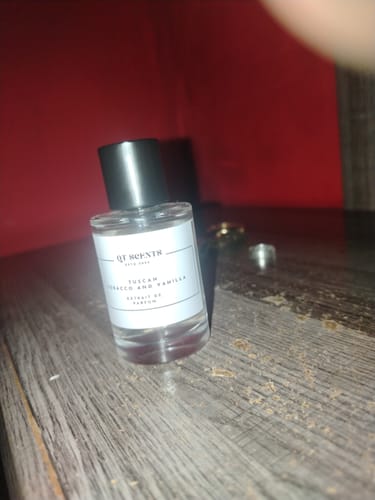 Customer photo review of Tuscan Tobacco and vanilla-Inspired by Tom ford tobacco and vanilla  Men