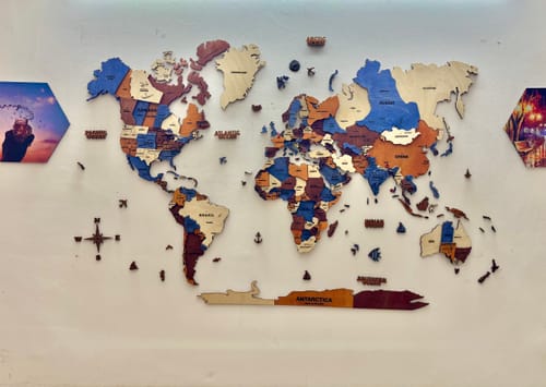 Customer photo review of 3D Wooden World Map brown and Blue