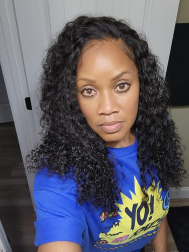 Customer photo review of CurlyMe Pre-bleached Wear Go Glueless Wig 7x5 Pre-cut HD Lace Burmese Curly Human Hair