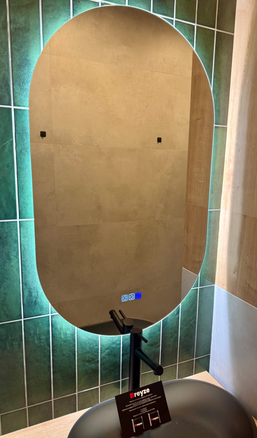 Customer photo review of Oglinda LED Ovala, Touch LED, Dimare, Dezaburire, LED Reglabil 3000K-6000K - Gama Ambient Model 1