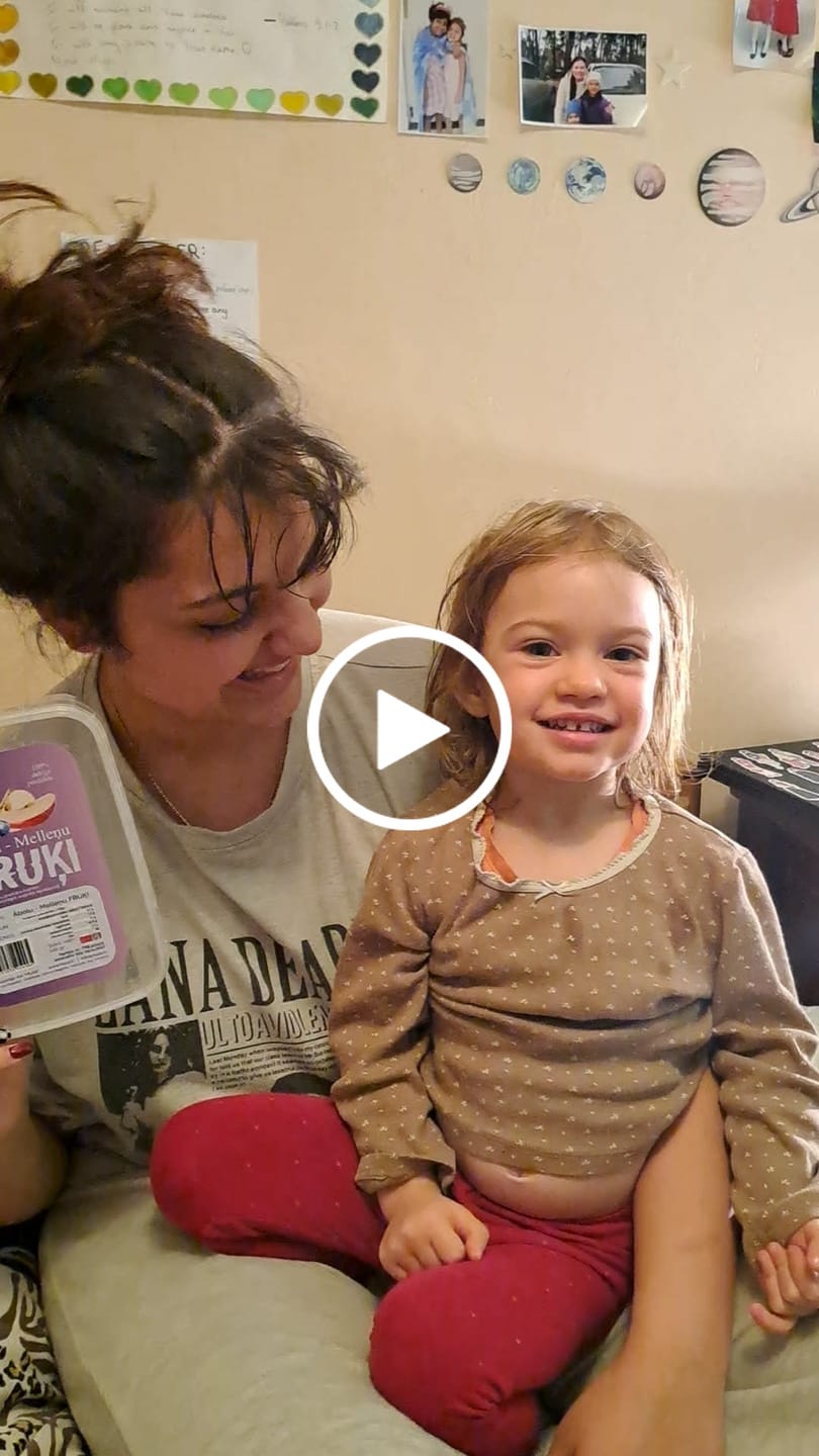 Customer video review of Fruķi Ābolu-Melleņu