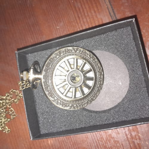 Customer photo review of Montre à Gousset Légendes Enchantées