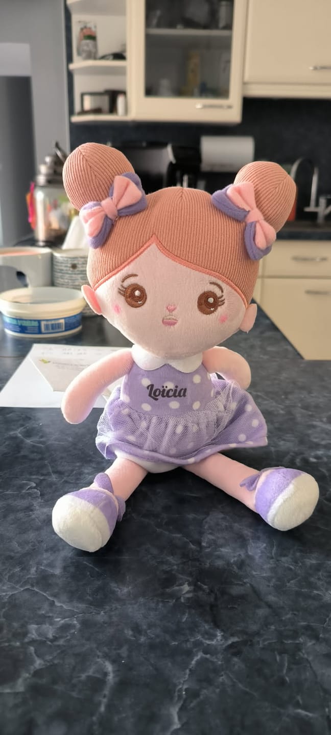 Customer photo review of Personnalisée Poupée en Peluche avec Yeux Ouverts en Robe à Pois Violets