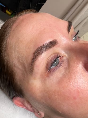 Close-up highlighting a reviewer's sleek eyebrow after a My Lamination Neutralising Cream treatment.