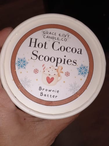 Customer photo review of Dessert Bundt Cake 7ct Wax Melt Cups