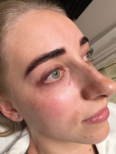 Close-up of a reviewer's sleek, laminated eyebrow after using My Lamination Neutralising Cream.