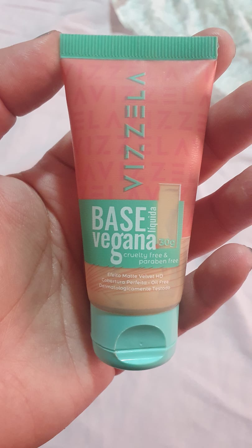 Customer photo review of Base Líquida Matte - Vizzela