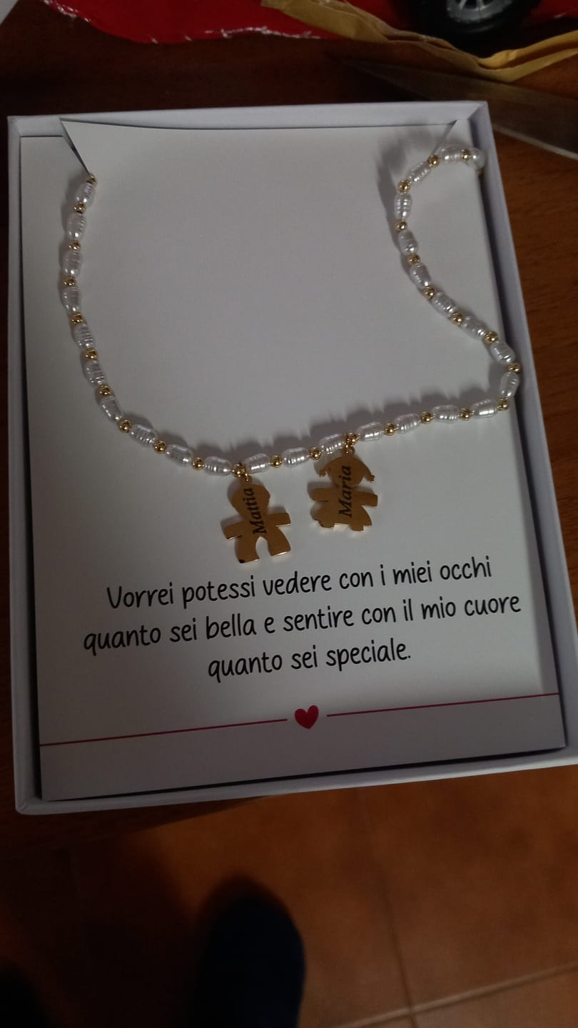 Customer photo review of Girocollo perline con bambini e incisione