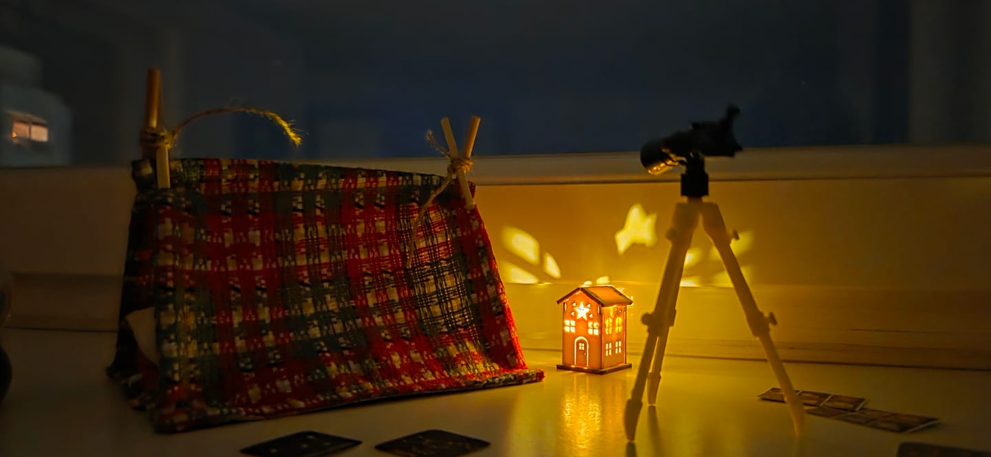 Customer photo review of Wichteltür Zubehör Camping-Set – Zelt, Schlafsack & Mini-Teleskop für deinen Wichtel