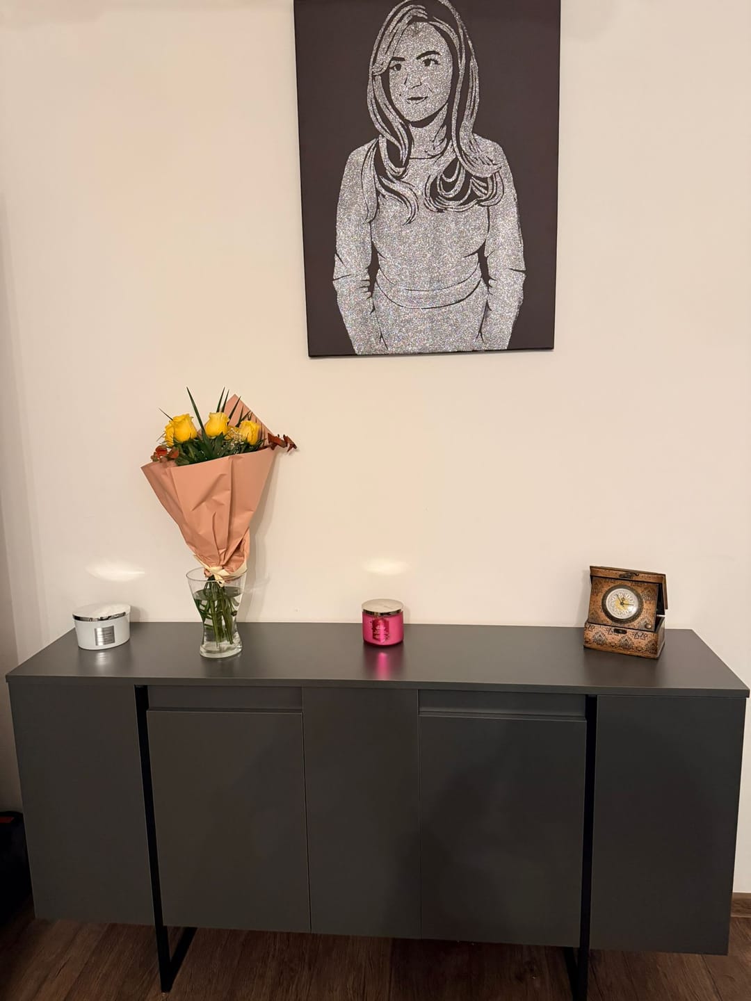 Customer photo review of Comoda LUXE, gri antracit/negru, PAL melaminat, 160x35x80 cm