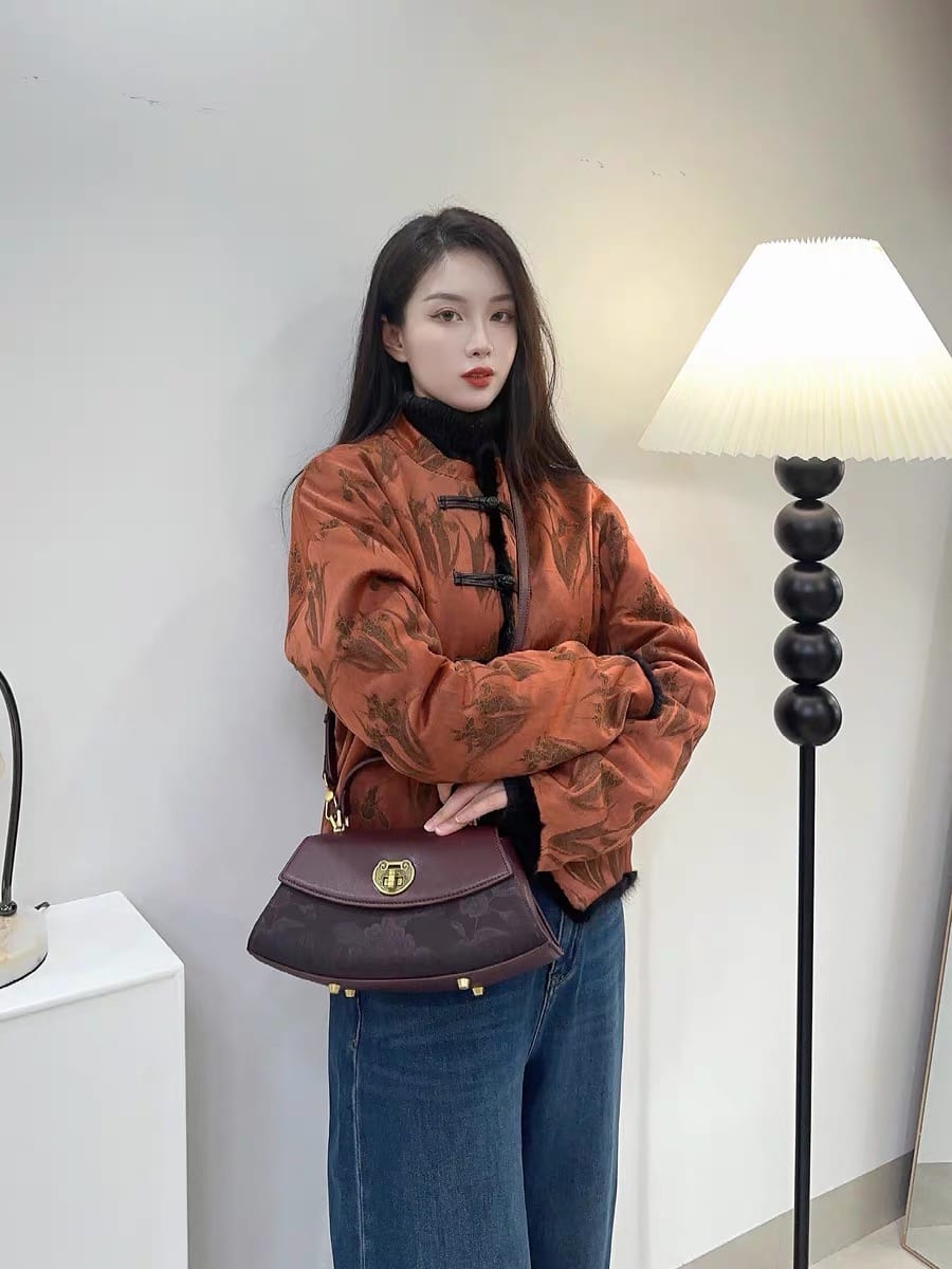 Customer photo review of Tang Imperial 25 Cloud Silk Peony Clutch