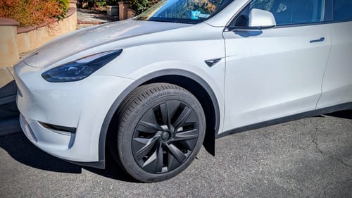 Customer photo review of TESPLUS 19'' Gemini Style Wheel Cover for Model Y