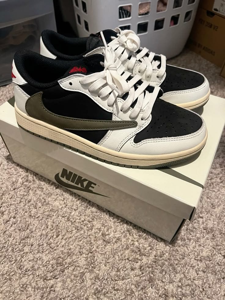 Customer photo review of Tenis Travis Low Olive