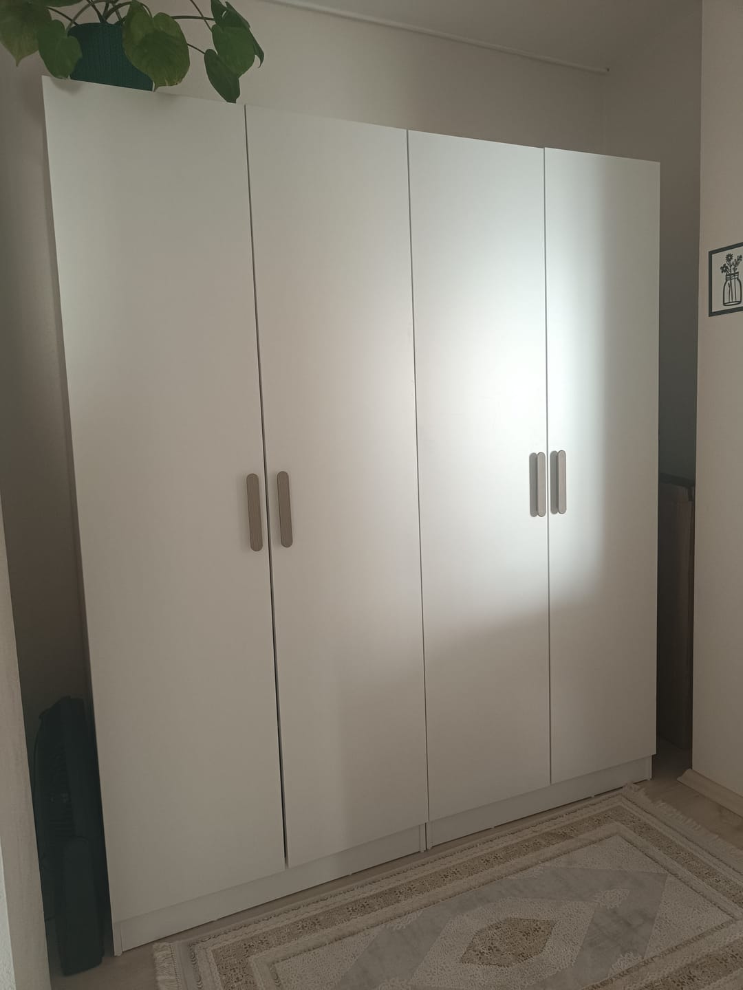 Customer photo review of Rani BA165 Geniş Gardırop Elbise Dolabı 4 Kapaklı 8 Raflı 10 Bölmeli Modüler Dolap Beyaz