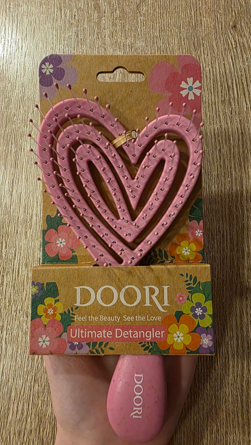 Customer photo review of Четка за коса "Споделено сърце" Doori Cosmetics