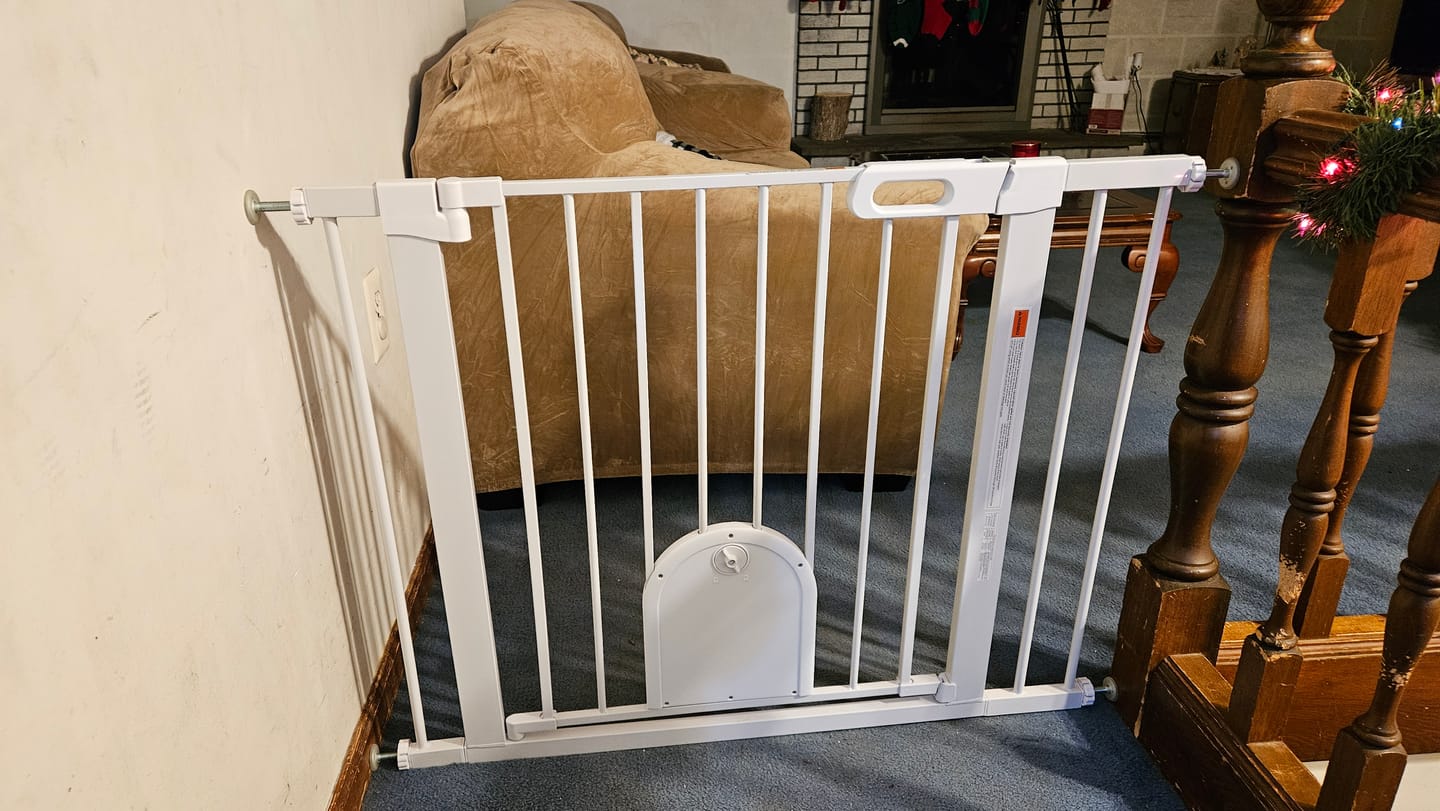 Customer photo review of FairyBaby Premium Quality Baby Gate with Cat Door