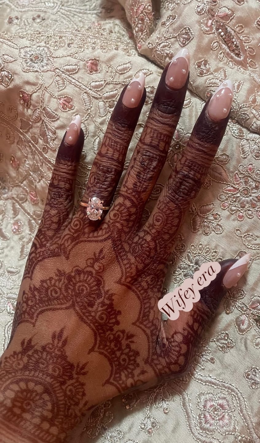 Customer photo review of Hailey 2.5 Carat Oval Cut Solitaire Lab Grown Engagement Ring in 14k Yellow Gold