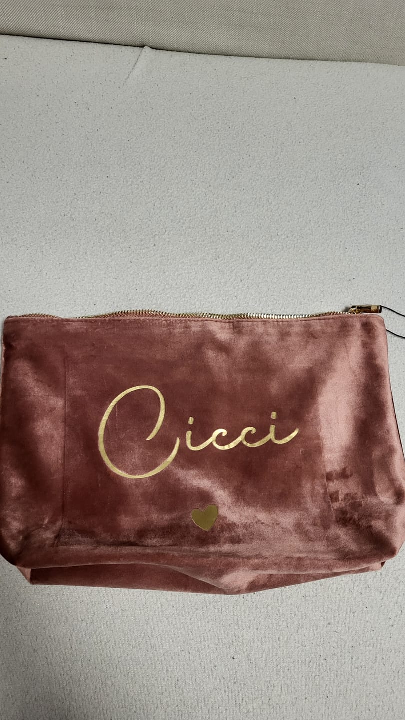 Customer photo review of La mia borsa per cosmetici - Borsa personalizzata per trucchi e cosmetici con nome