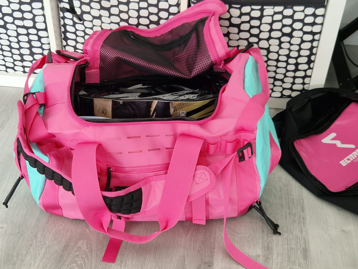 Customer photo review of Mochila Duffel 40L Rosa Azul