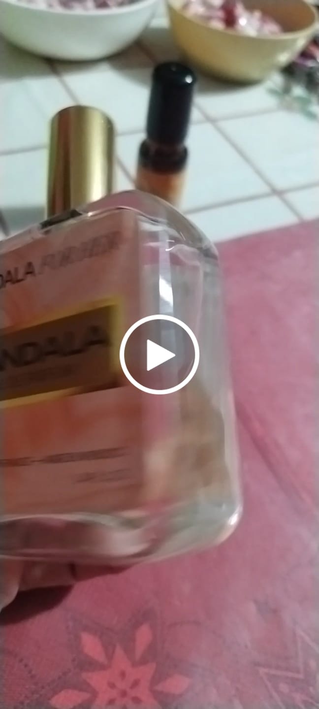 Customer video review of Essence of Grace - Inspirado en MON GUERLAIN de GUERLAIN 100ml-