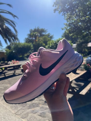 Customer photo review of Nike Revolution 6 GS NN 'Pink Foam'