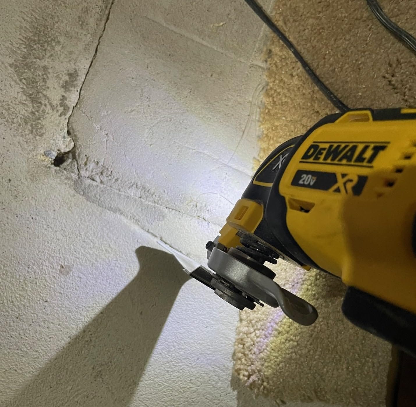 Customer photo review of Diamond Oscillating Blade, Flush Cutting Oscillating Multi Tool Saw Blades for Grout Removal, Cleaning Mortar