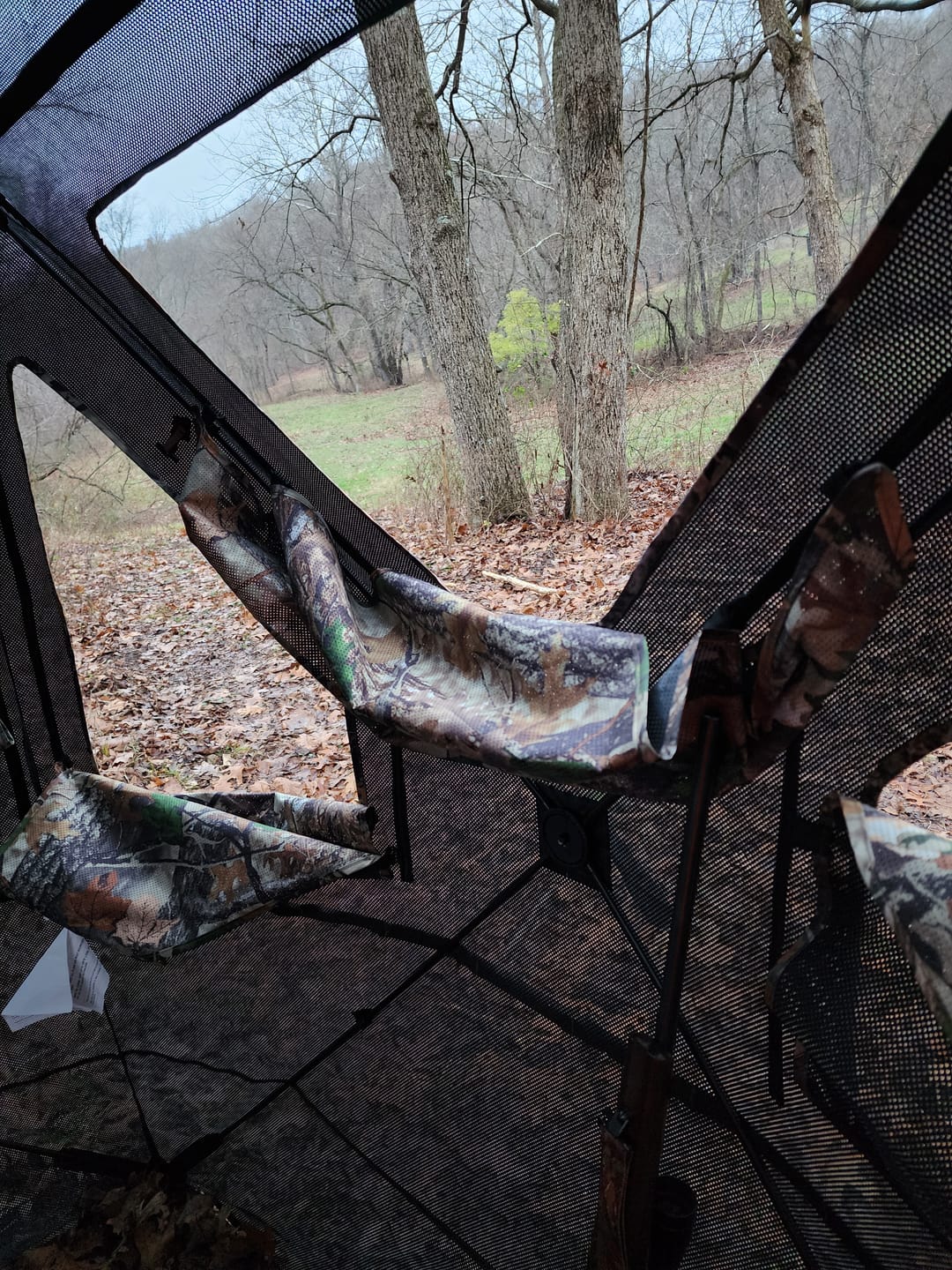 Customer photo review of Vis360 See Through Silent 4 Full Panels Deer Hunting Blind