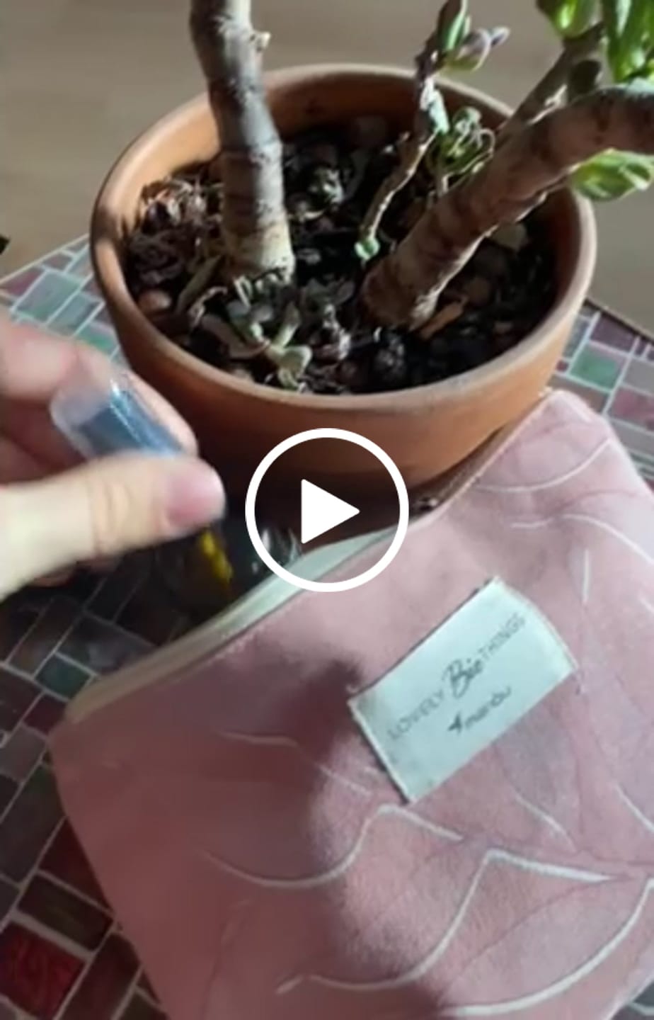 Customer video review of Bio Aloe Vera Gel, verbesserte Formel - ideale Reisegröße 50ml