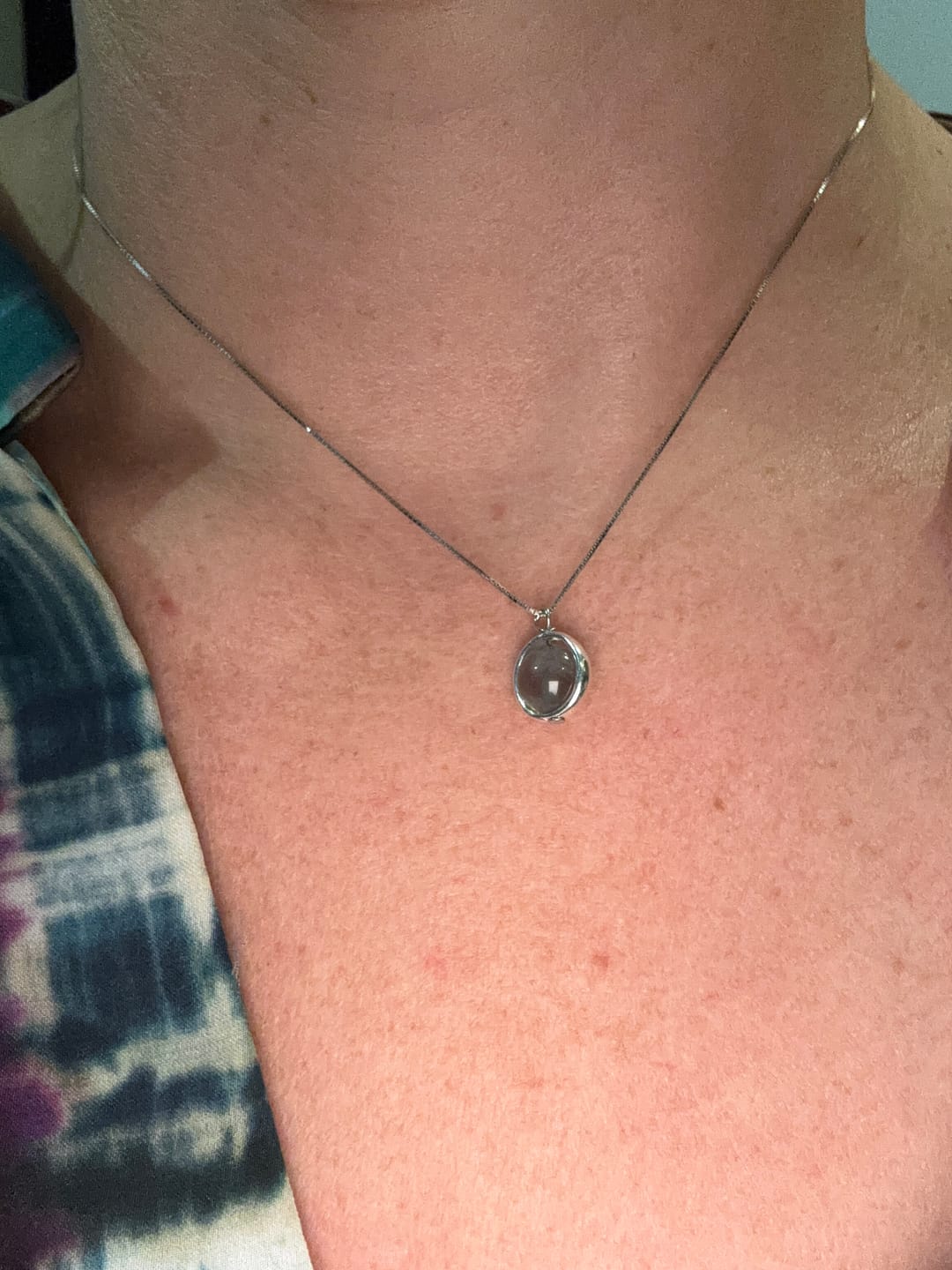 Customer photo review of Pendentif "Perle Fine" en Labradorite